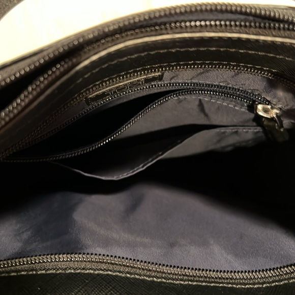 Gorgeous Tumi Saffiano Leather Handbag - Picture 8 of 11